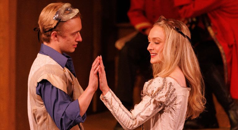 Young Lovers Burn Bright in Post-Modern ‘Romeo and Juliet’